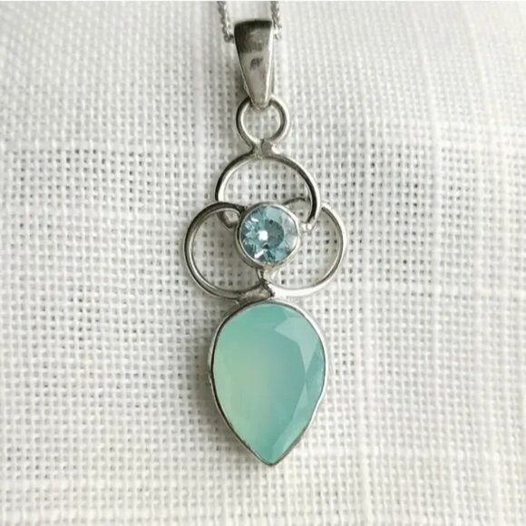 Nwt Blue topaz chalcedony Trinity pendant necklace - Picture 3 of 6